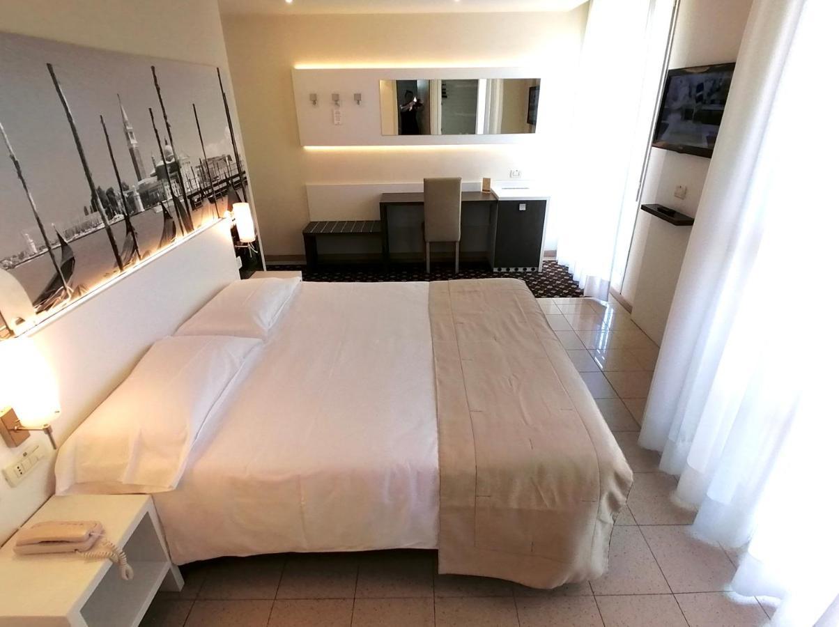 Palace Regina Hotel 4*