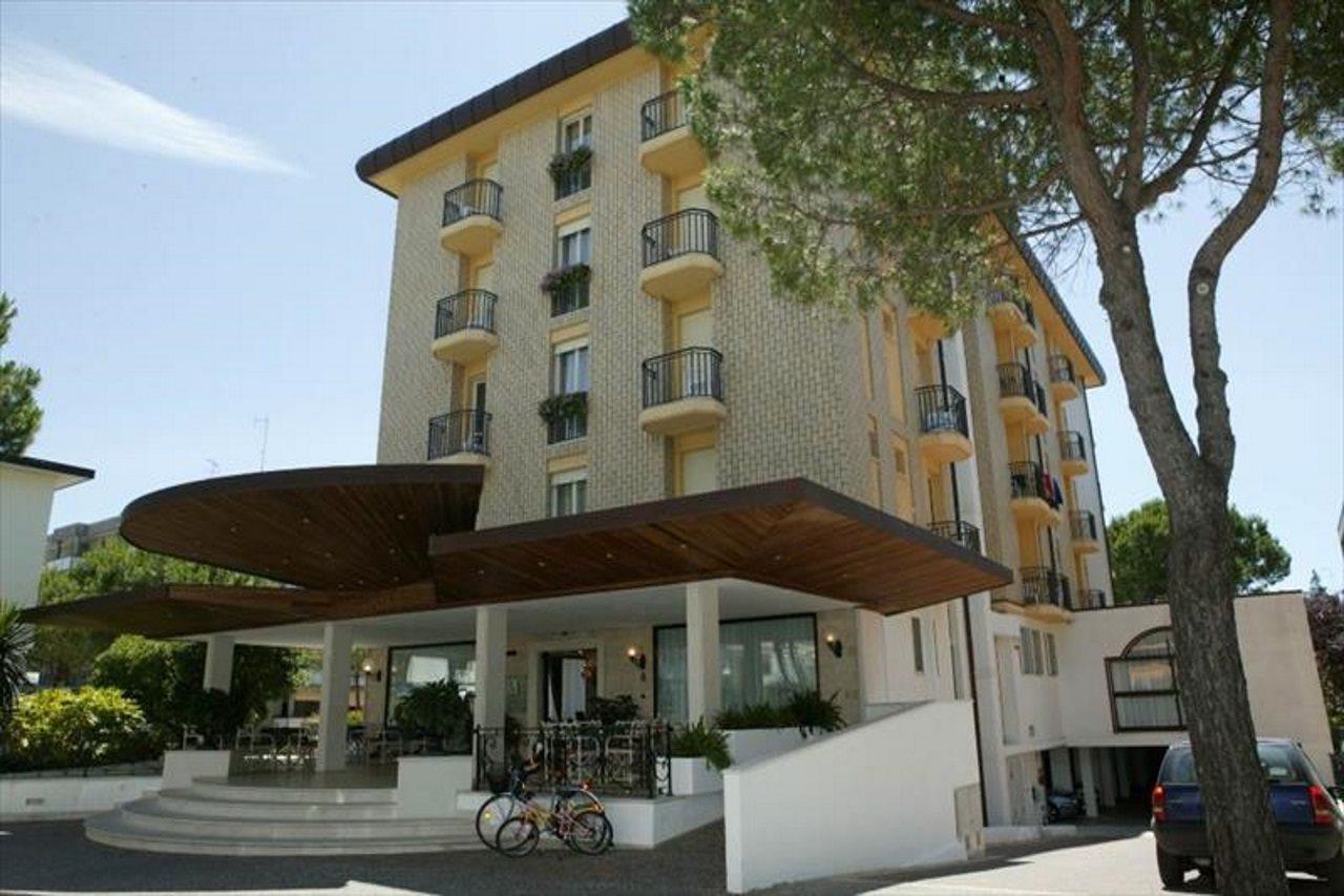 Palace Regina